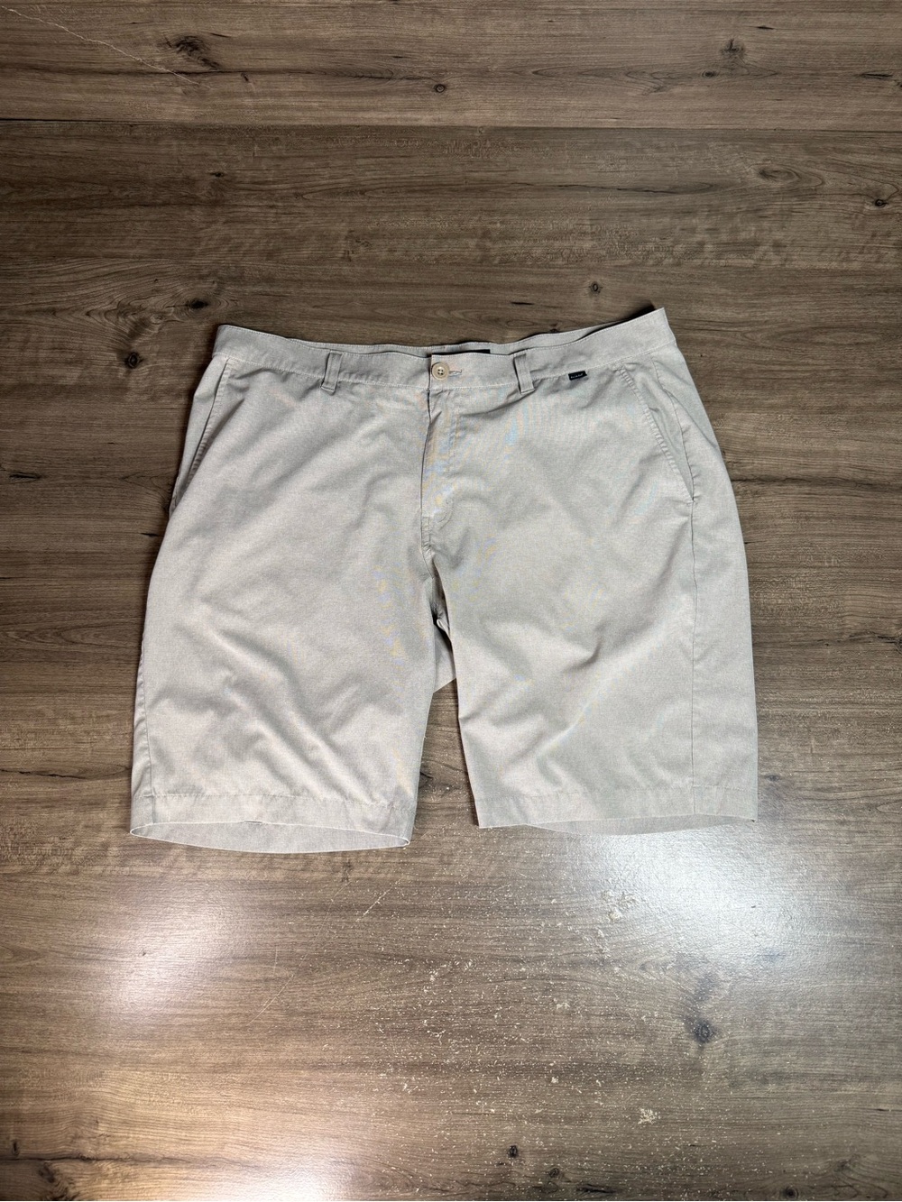 TravisMathew Mens Golf Shorts Size 40 Gray Stretch Performance 10” Inseam